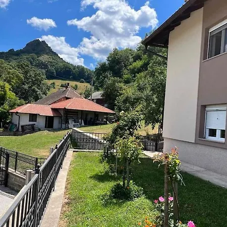 Rudnicka Oaza Mira, Kuca U Podnozju Ostrvice Lejlighed Gornji Milanovac