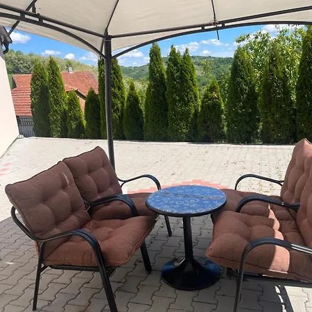 Rudnicka Oaza Mira, Kuca U Podnozju Ostrvice Lejlighed *