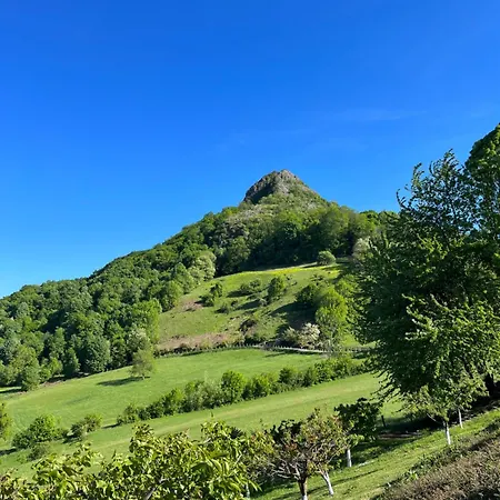 Rudnicka Oaza Mira, Kuca U Podnozju Ostrvice *